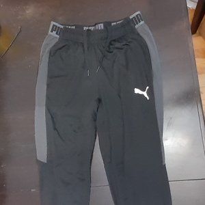Puma joggers / sweatpants size M black